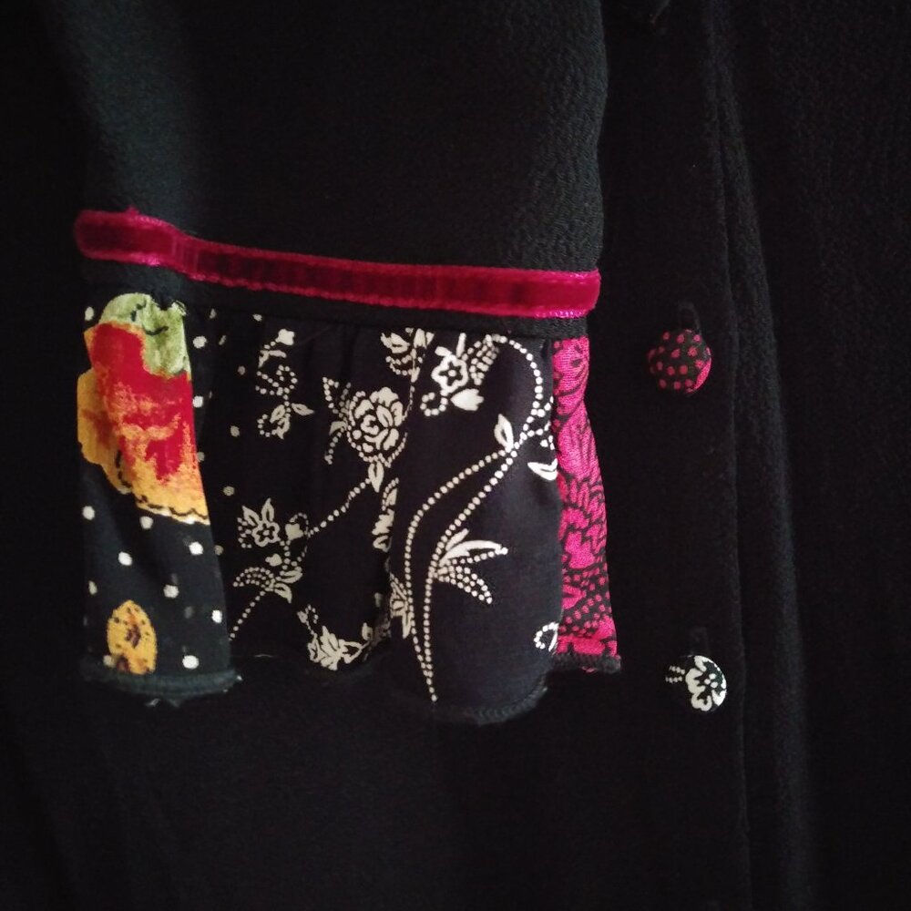 Self & Contrast Button Flouncy Rayon Blouse - Picture 6 of 11
